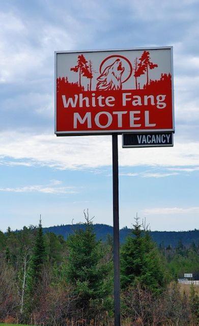 White Fang Motel Wawa Bagian luar foto